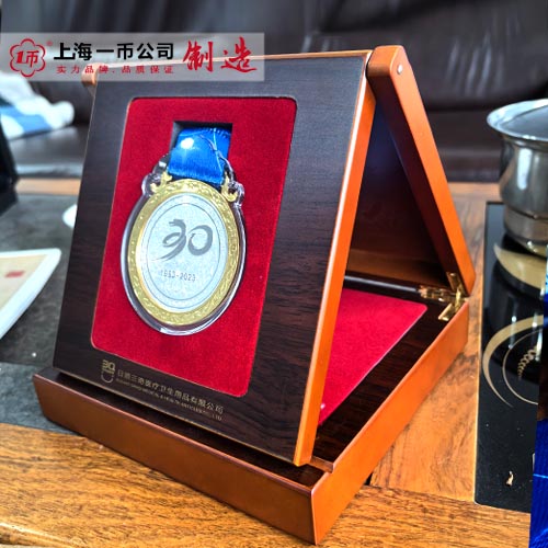 純銀獎(jiǎng)牌包裝合